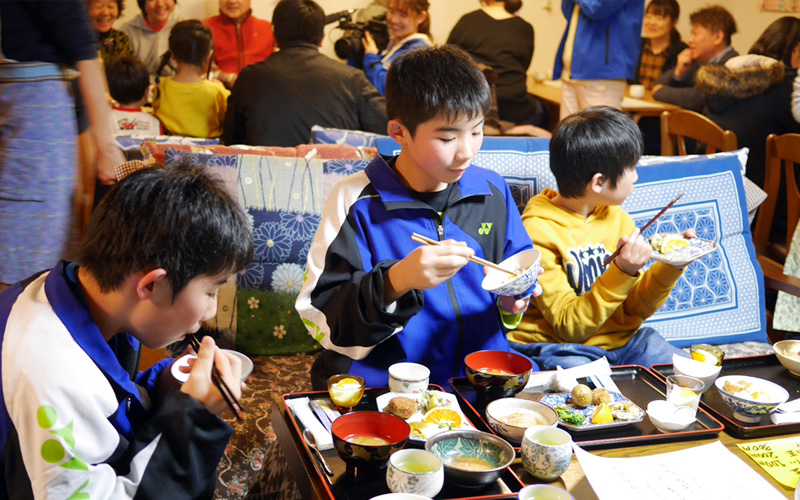 大垣市地域交流食堂【け・せら・せら】－2月19日食事子供２