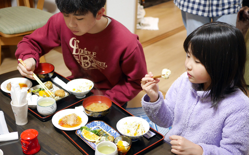 大垣市地域交流食堂【け・せら・せら】－2月19日食事子供４